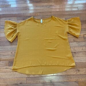 Women’s Ted Lolly shirts size small